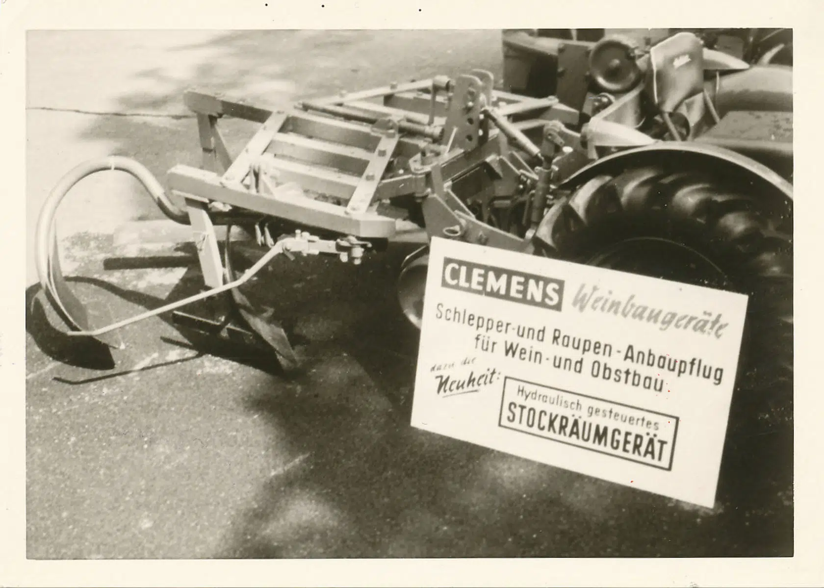 Clemens 1966 Anbaupflug mit einseitigem Stockräumgerät hydraulisch